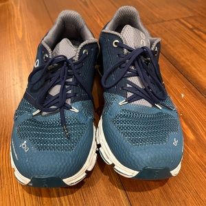 On Cloudtec. Women’s Size 8.5. Navy/Blue